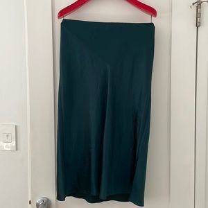 COPY - Madewell silky dark forest green long skirt size 6